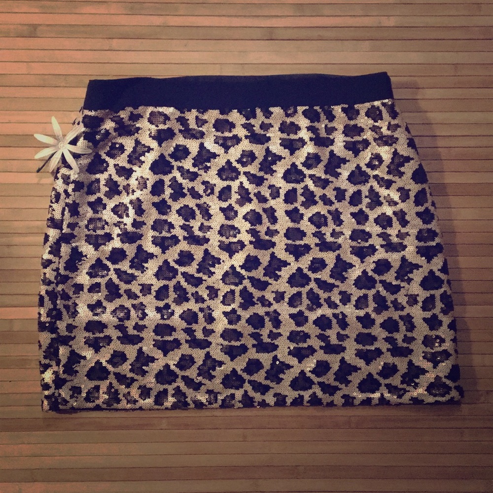 **PRICE DROP** Banana Republic Sequin Skirt